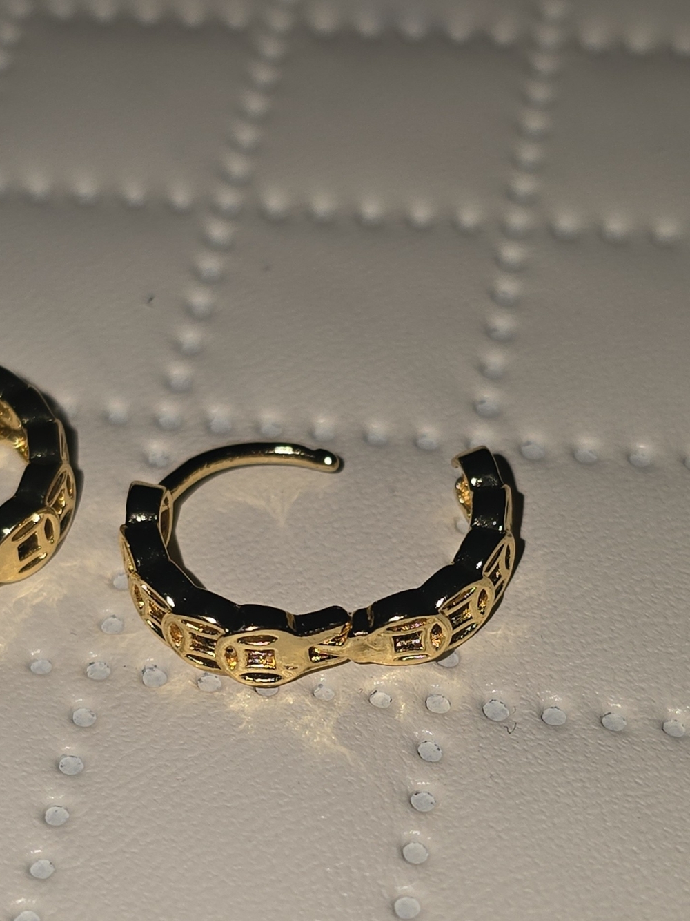 NWOT 18K Gold Plated Stainless Steel Chinese Coin Huggie Hoop Earrings - Picture 10 of 10